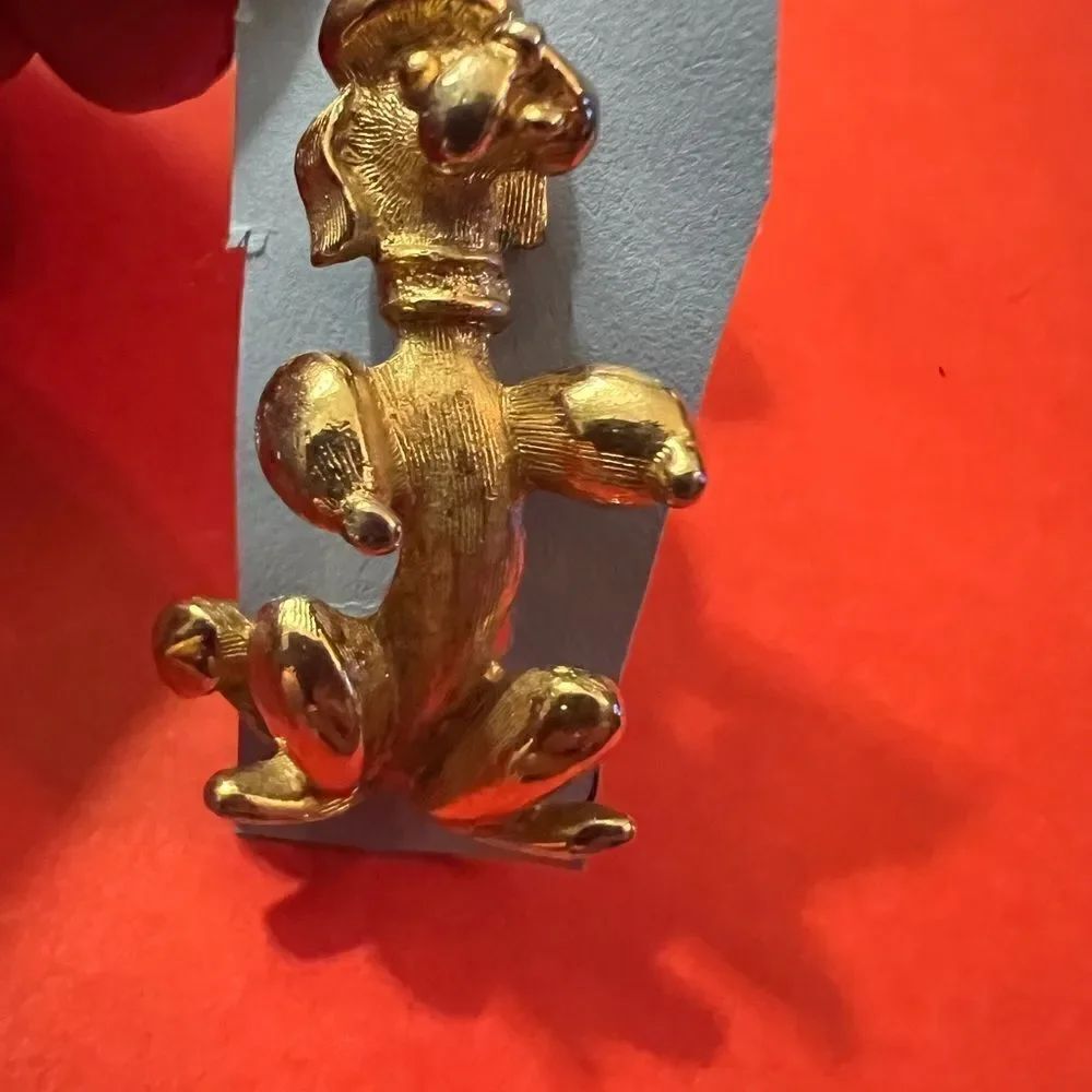 Vintage Sarah Coventry 1966 "Frenchie" Goldtone Poodle Pin, Signed.
